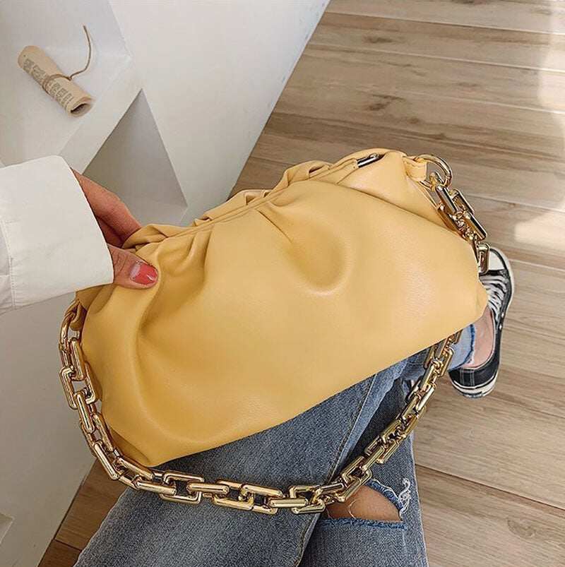 Bolsa de Ombro Nuvem 2024