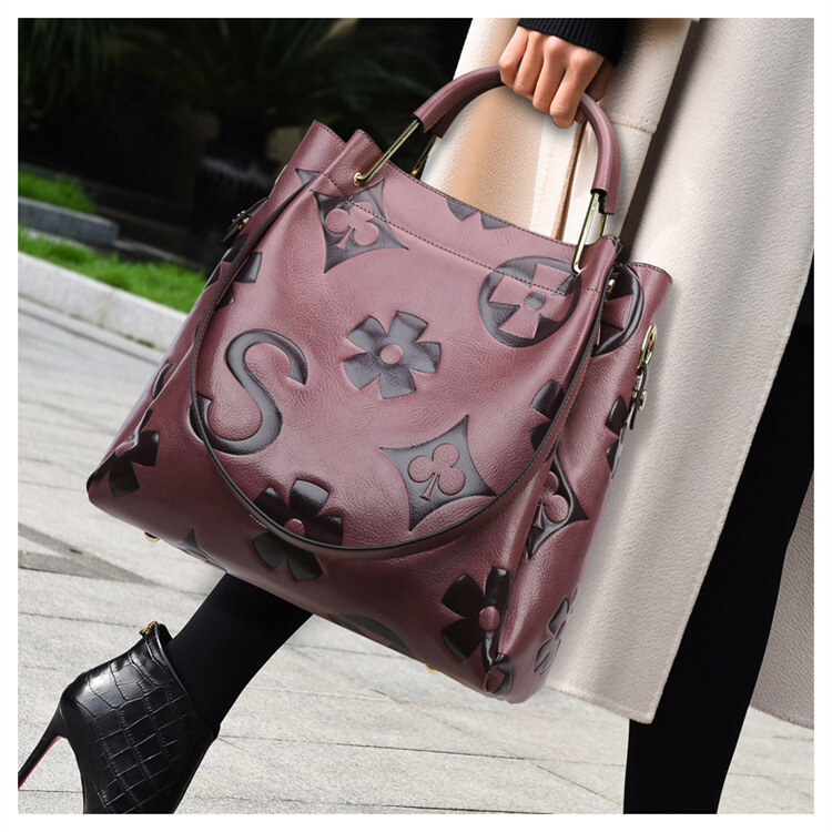 2025 new handbags. Stylish and large capacity.