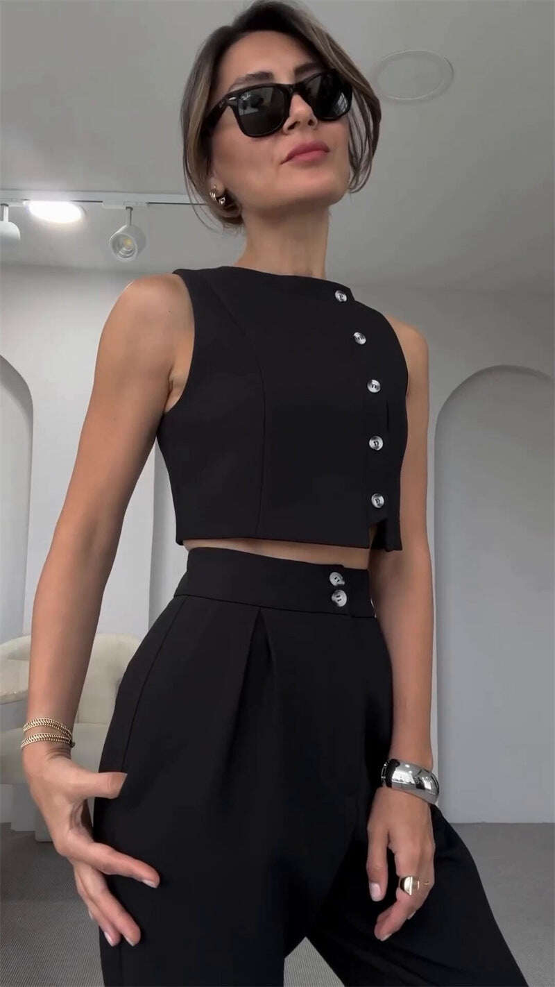 Conjunto de duas peças com top e calça com zíper