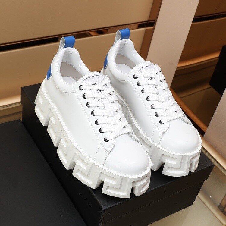 2024 novos tênis Medusa com sola grossa