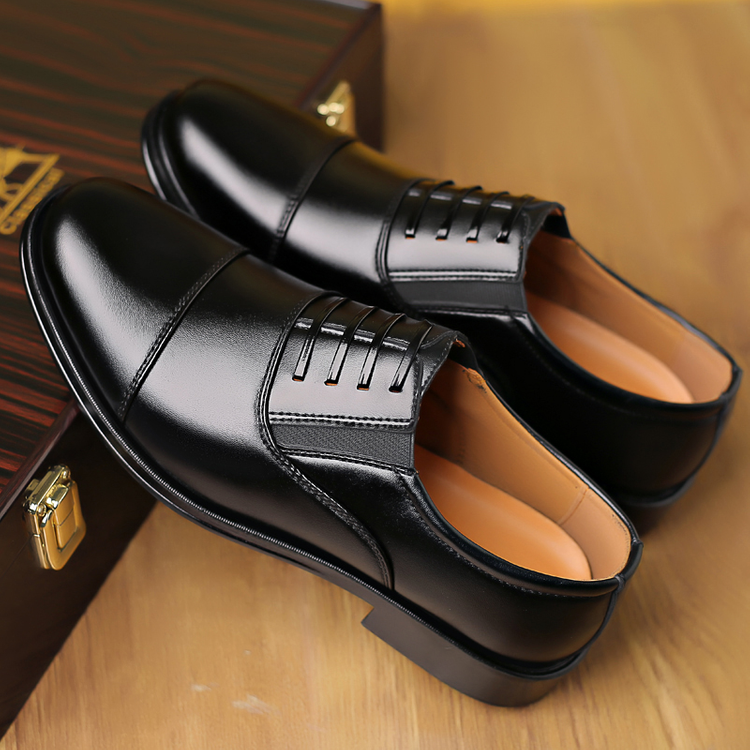 Sapatos formais de couro para homens de negócios