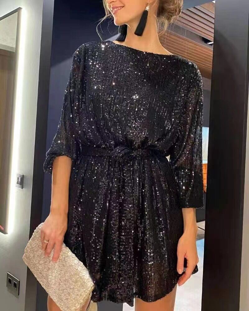Novo minivestido casual maduro