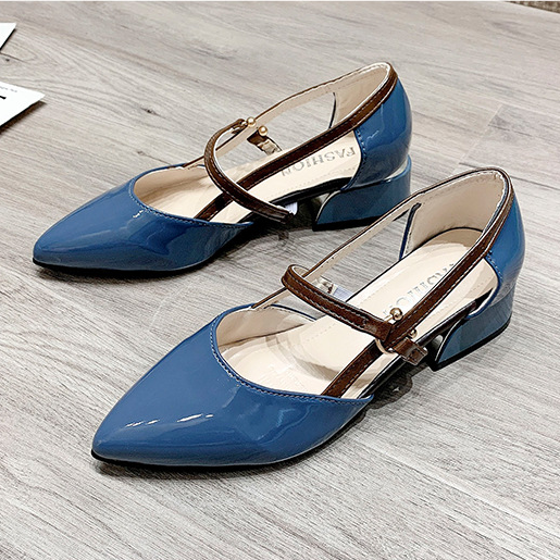 2022 Нови дамски сандали от мека кожа на висок ток