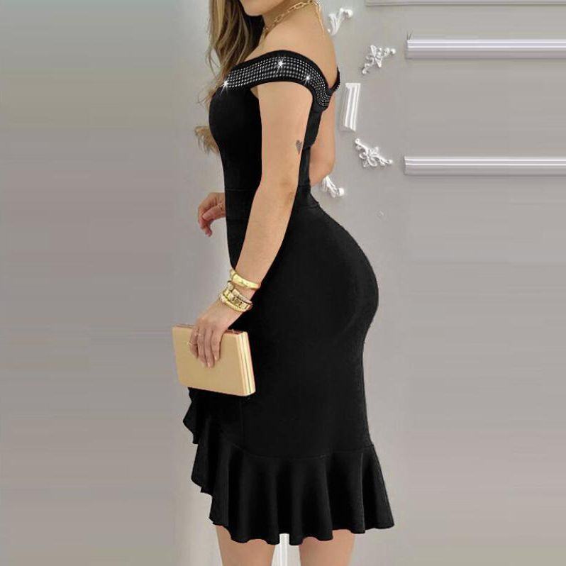 Vestido plissado em um ombro