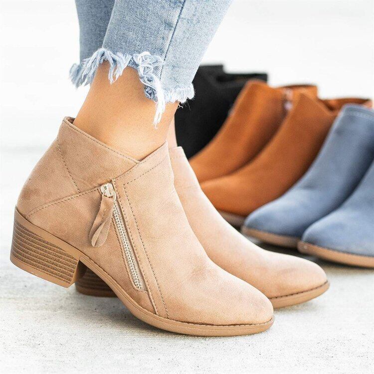 Nowe zamszowe buty damskie na suwak
