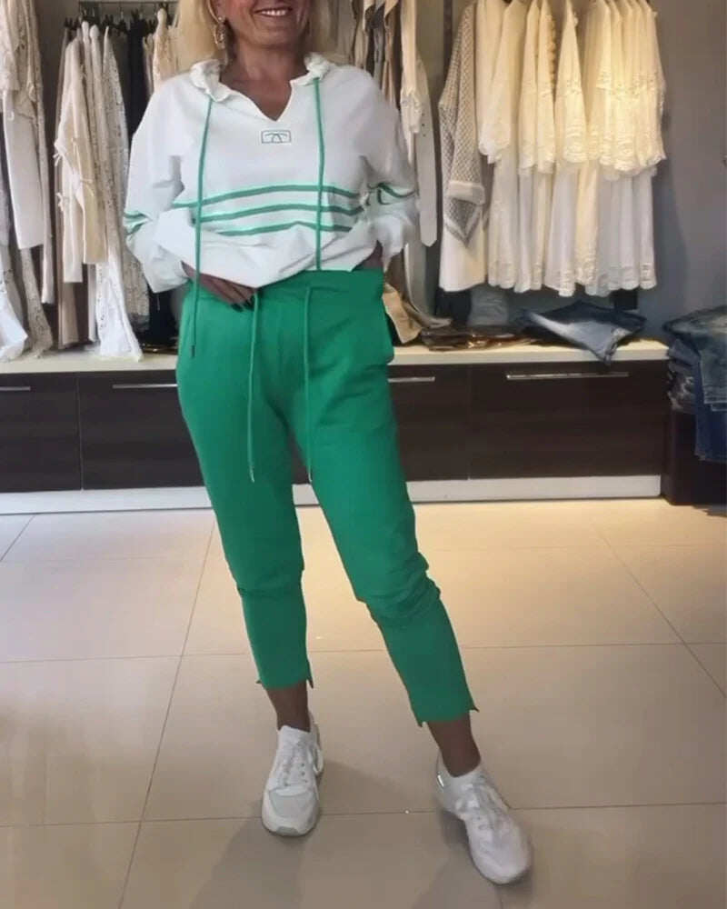 Conjunto de moletom com estampa listrada