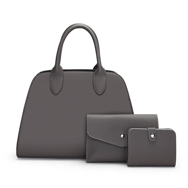 Nagy kapacitású bőr válltáska.