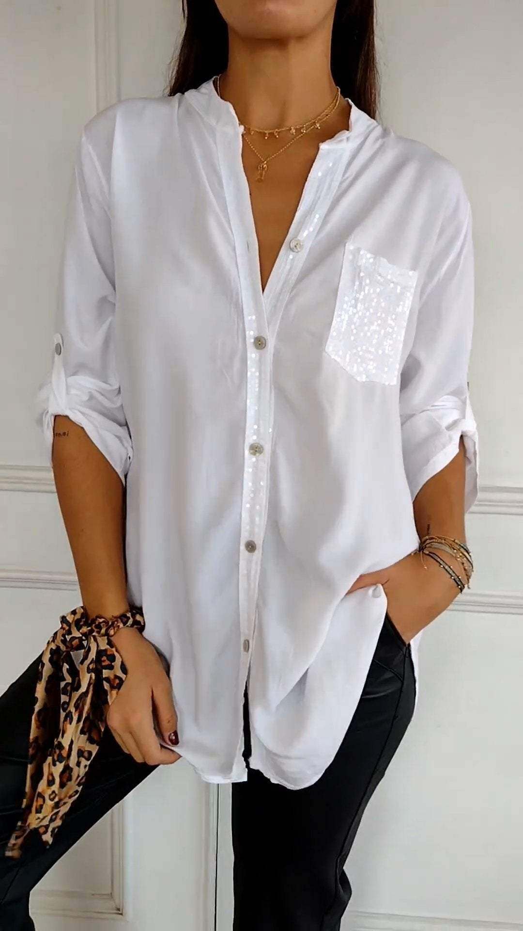 Top casual de algodão com lantejoulas e decote em V com mangas médias