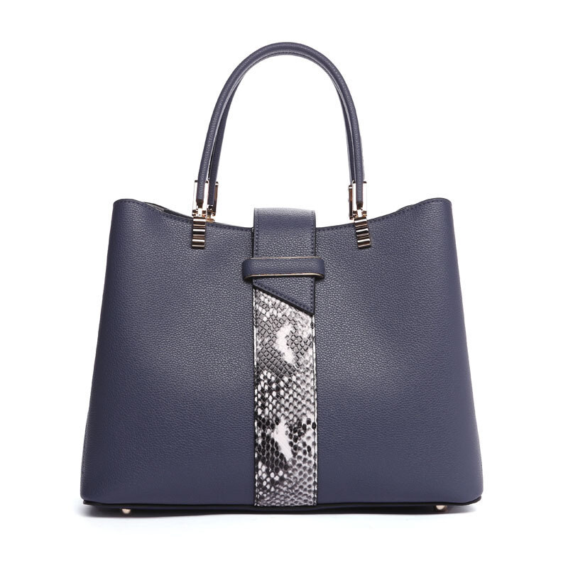 New handbag: Large capacity. Suitable for daily carry.