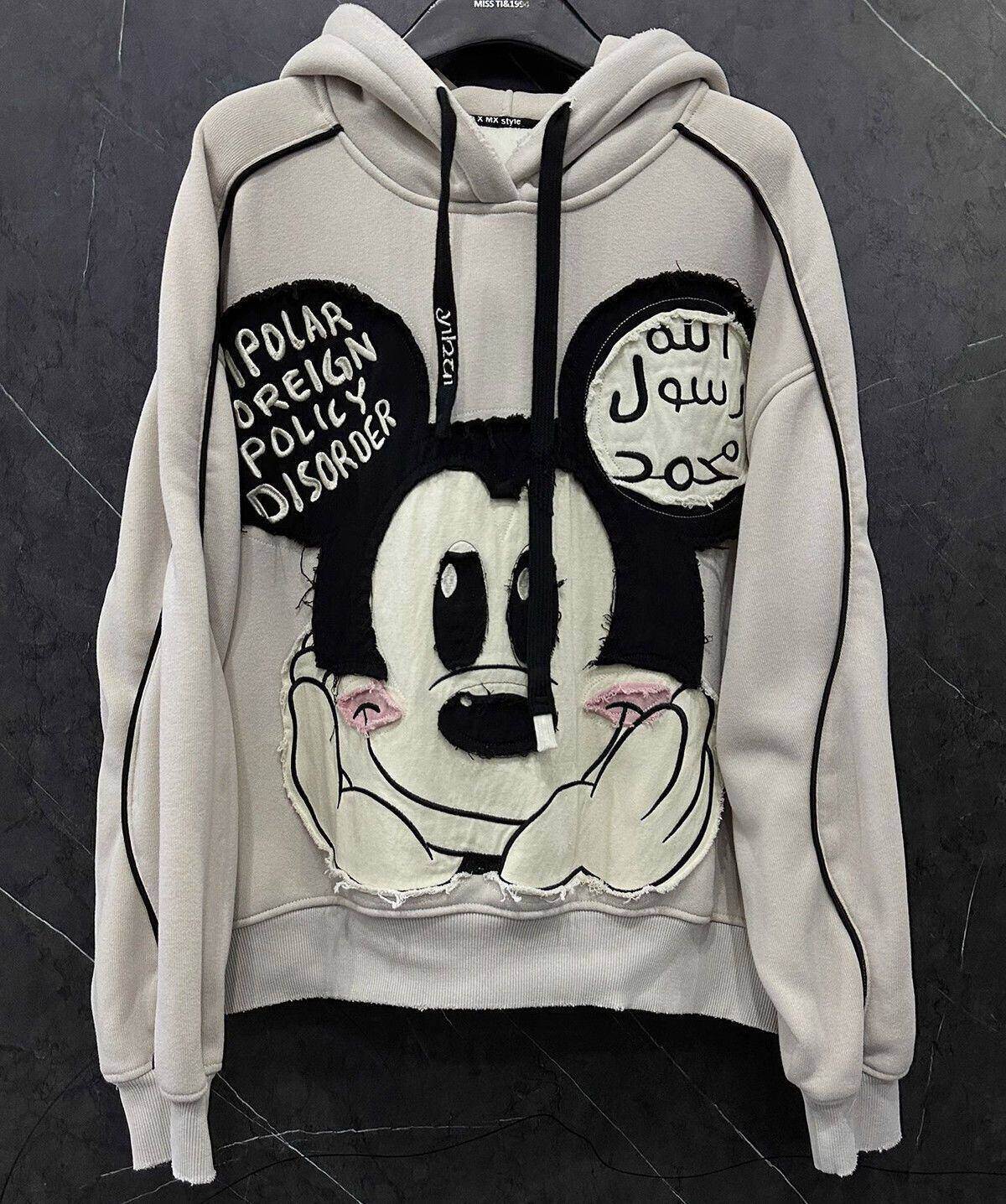 Moletom com capuz de desenho animado