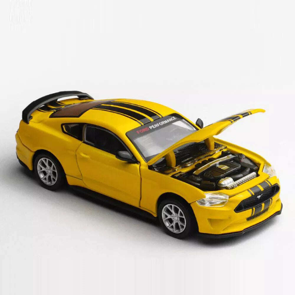 Комплект 2018 Ford Mustang GT Super Racing модел в мащаб 1:42