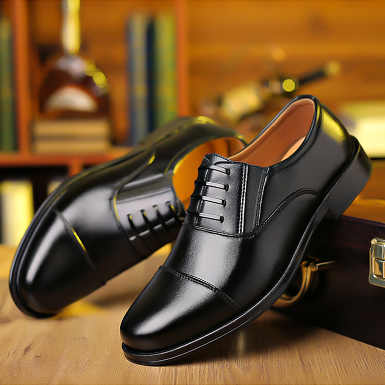 Sapatos formais de couro para homens de negócios