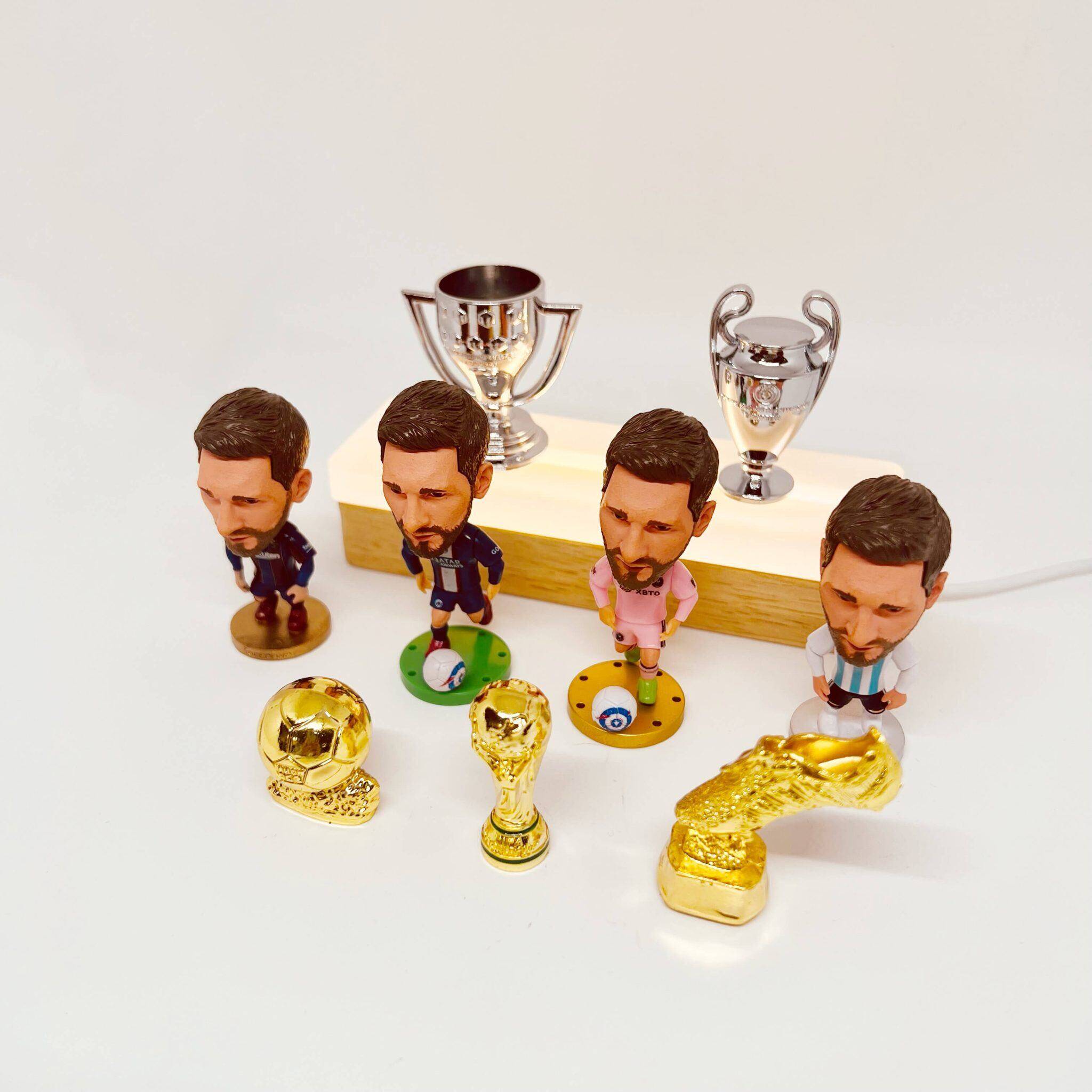 🔥⚽Najlepiej sprzedająca się w 2025 r. figurka anime Football Star i zestaw miniaturowych metalowych trofeów🏆