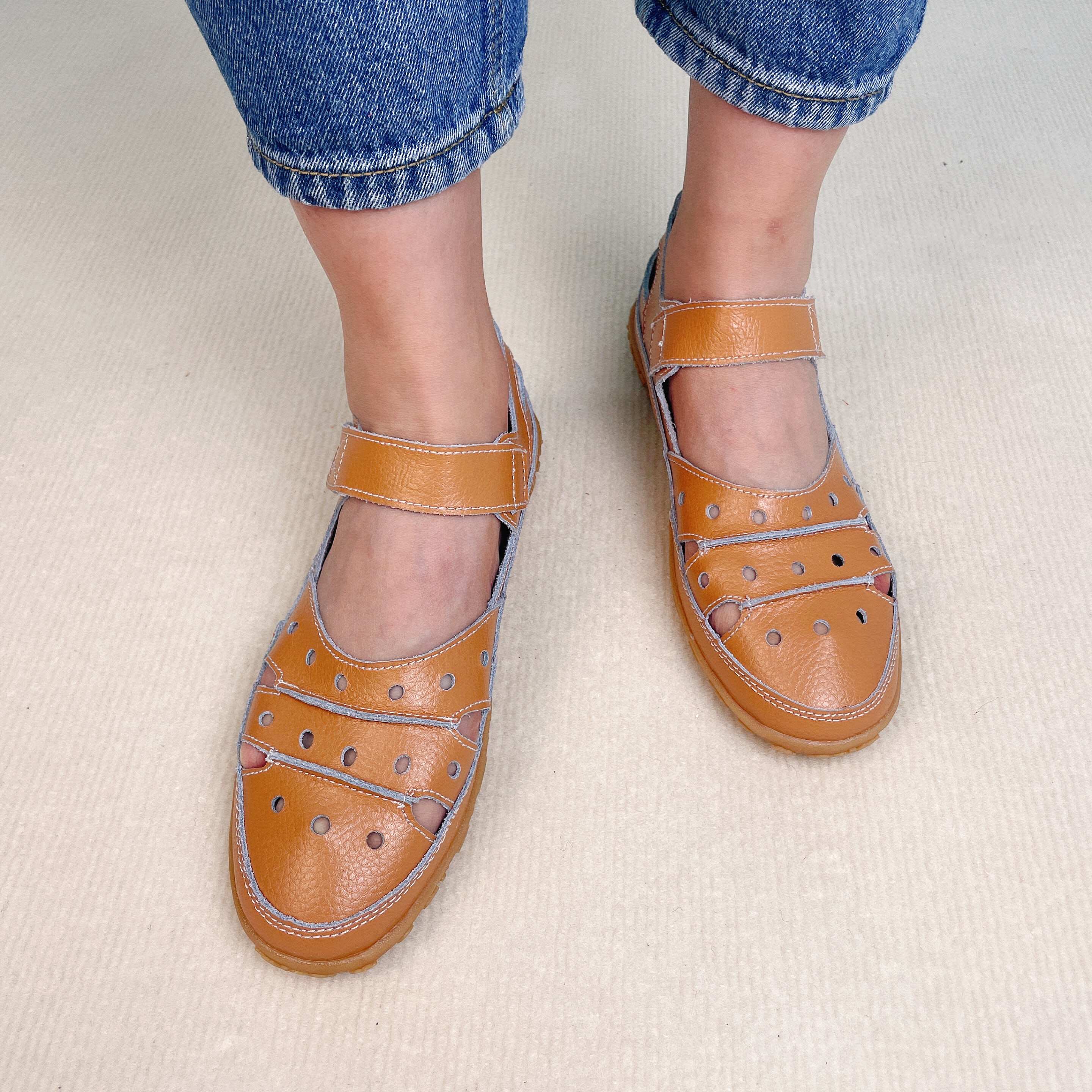 Sandália Rasa Feminina Com Gancho Oco