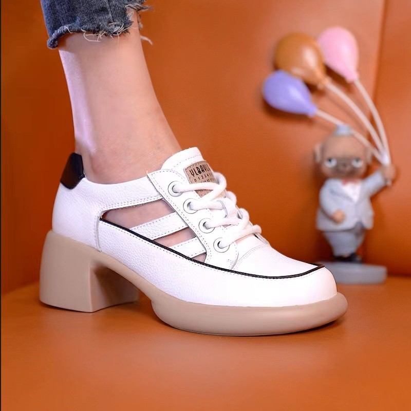 SANDÁLIAS CASUAIS EM CORES CLARAS PARA MULHERES