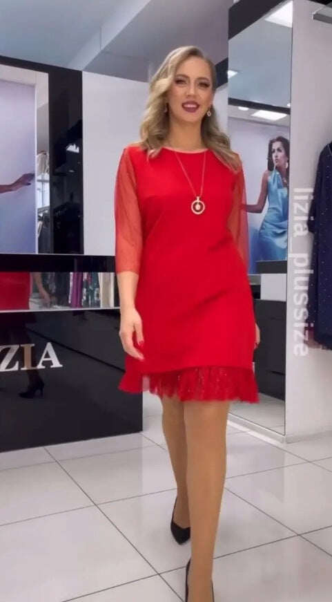 Vestido justo com fendas laterais e renda de lantejoulas