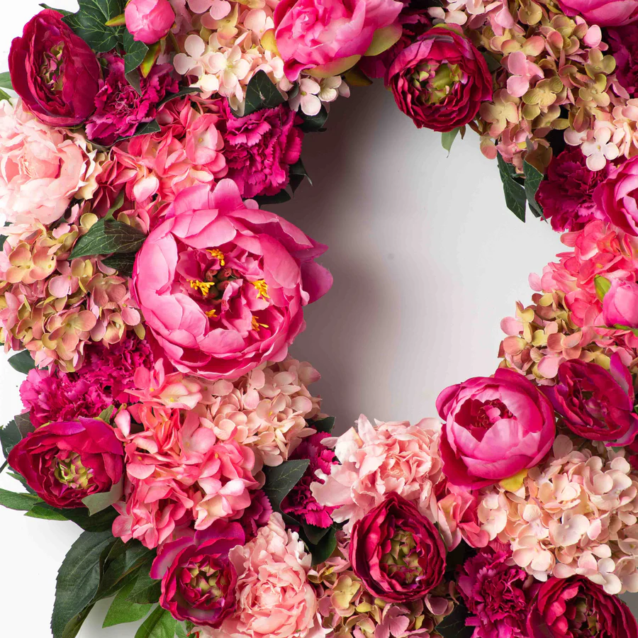 Blushing Blooms – smíšený růžový věnec na dveře hortenzie a pivoňky jaro léto