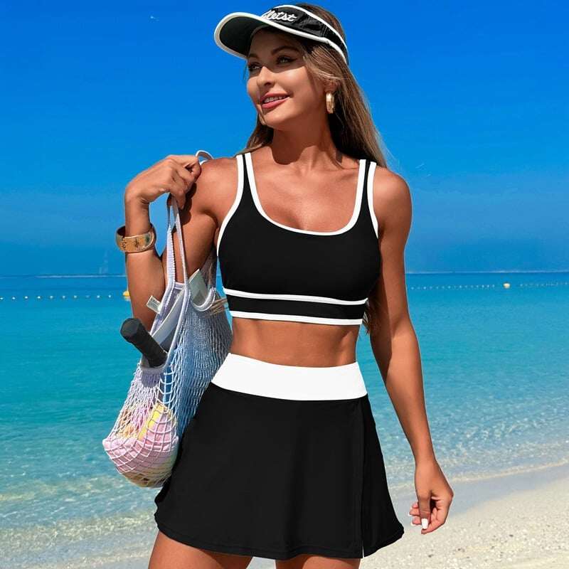 Modischer Bikini-Badeanzug mit Farbblockierung und Sportrock