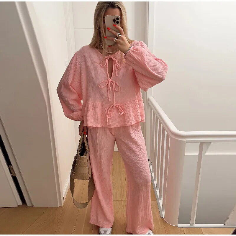 Conjunto de calças soltas de renda de moda casual, terno de calças com decote em O, camisa de cintura alta
