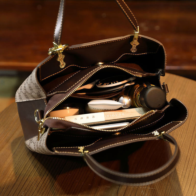 New handbag: vintage style, large capacity, natural leather.