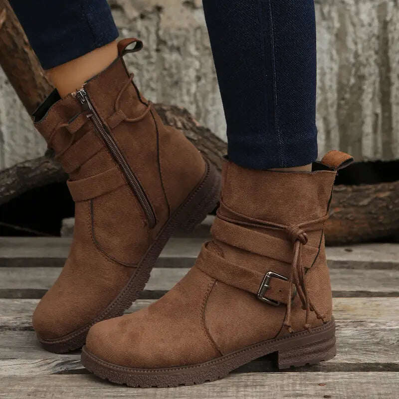 Sapatos femininos com tira decorativa e fivela