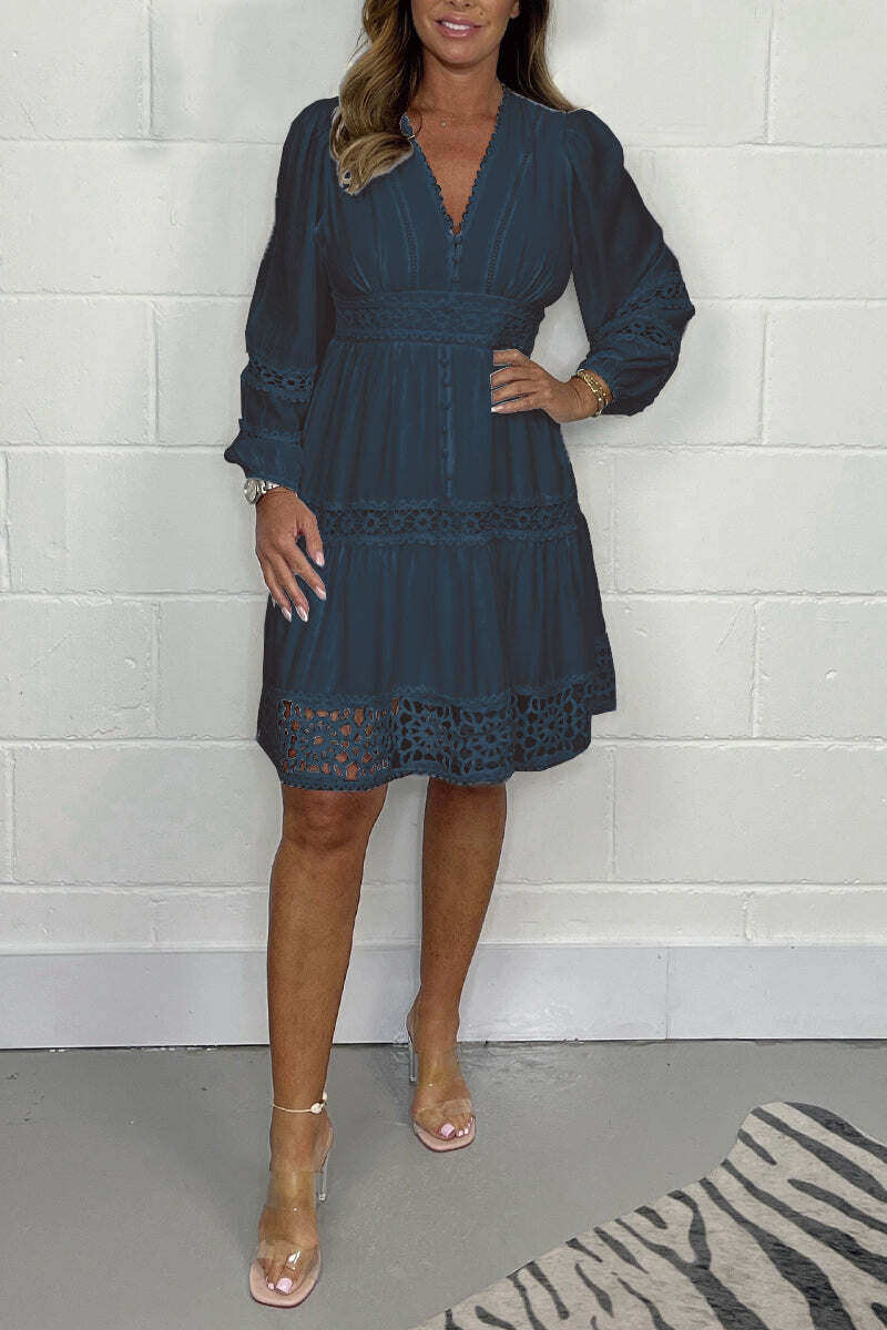 Vestido de algodão com decote em V e renda