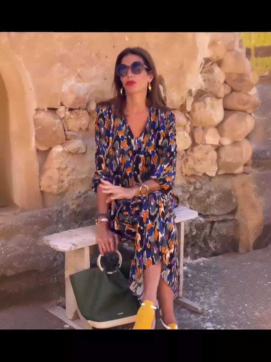 Nove haljine za proljeće i ljeto 2024. elegantne su i moderne, haljine s V-izrezom