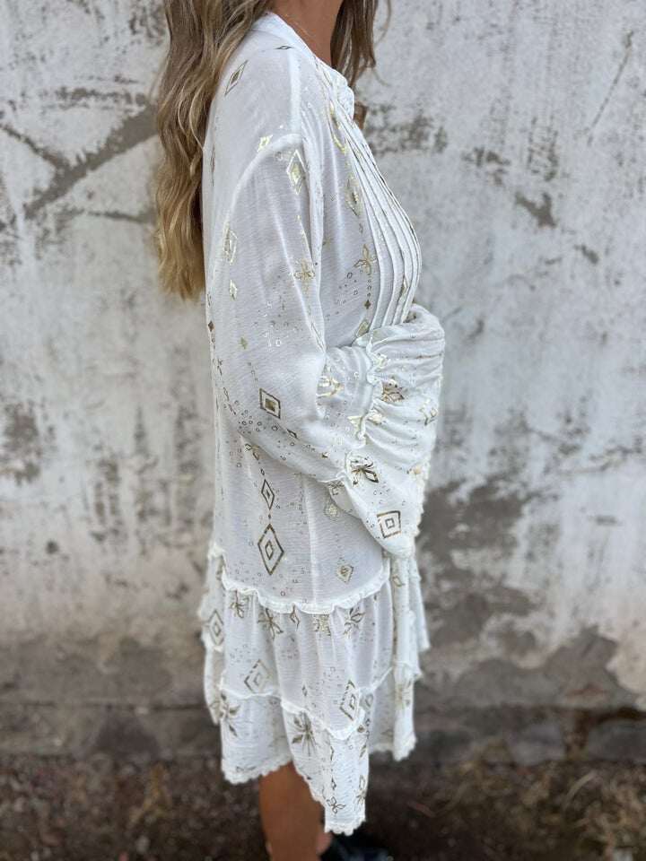 Venda imperdível 🔥 Vestido confortável com estampa elástica e decote em V