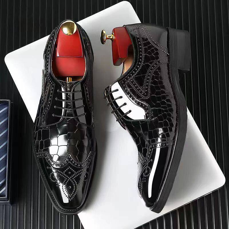 Sapato clássicos de couro para homem (Brogues)