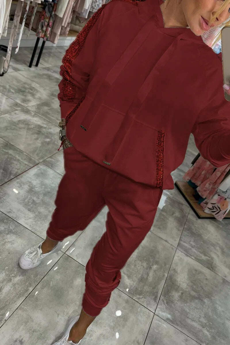 Conjunto de agasalho esportivo e agasalho com lantejoulas