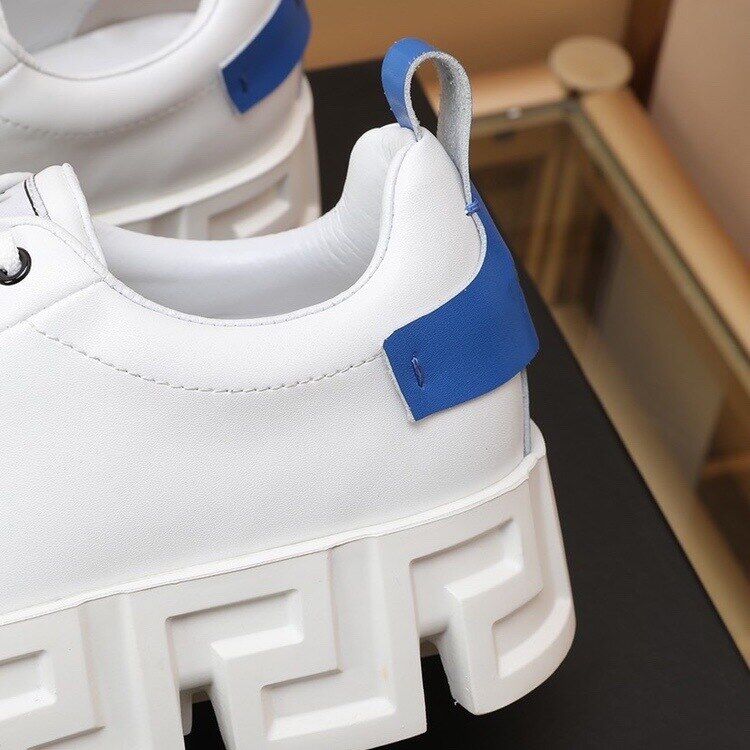 2024 novos tênis Medusa com sola grossa