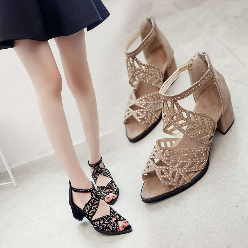 Novos sapatos de salto alto femininos em estilo boho