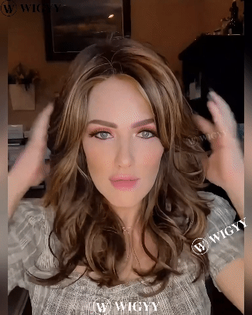 Peruca com cachos castanhos Wig