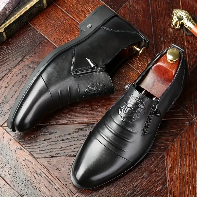 BOTAS DE COURO BORDADAS À MÃO ITALIANA COM ZÍPER