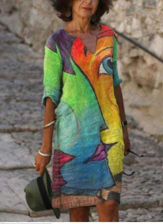 Nové středně dlouhé šaty s výstřihem do V pro rok 2022 s jarním a letním módním potiskem