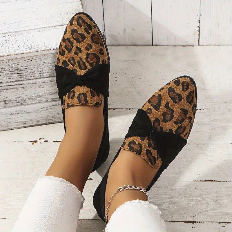Sapatos Oxford femininos com estampa de leopardo
