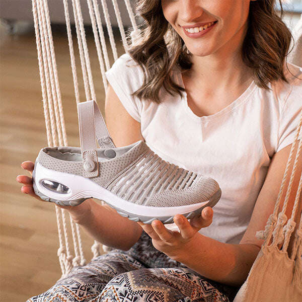 ЛЕКИ ОБУВКИ ЗА ЖЕНИ