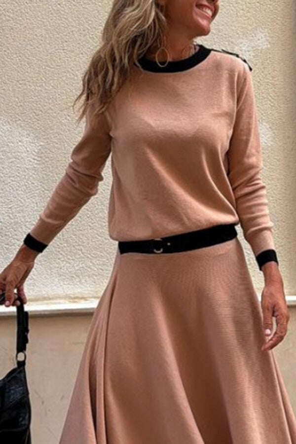 Elegante conjunto de duas peças em malha contrastante