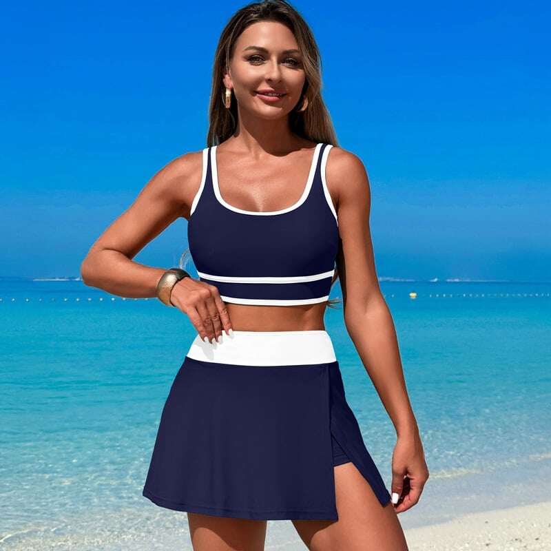 Modischer Bikini-Badeanzug mit Farbblockierung und Sportrock