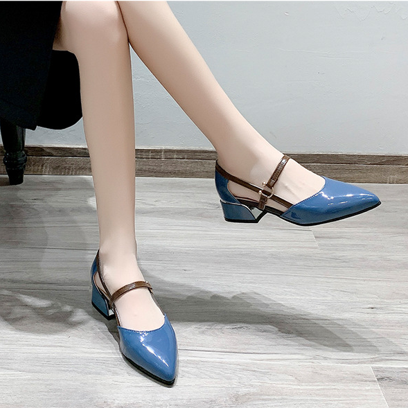 2022 Нови дамски сандали от мека кожа на висок ток