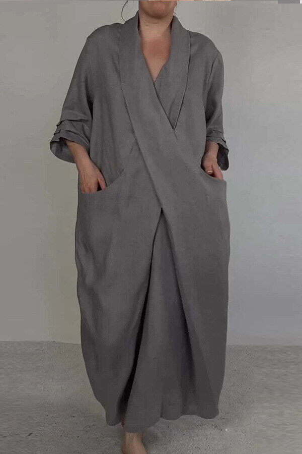 Vestido com bolso grande e decote em V, linho, minimalista