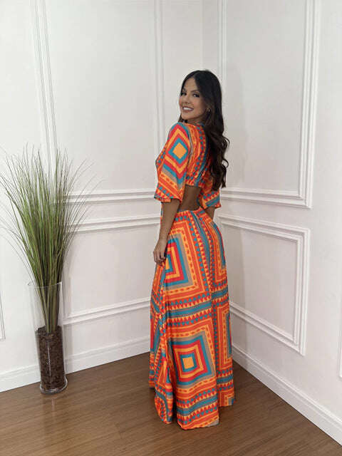 Vestido maxi estampado exclusivo com cordão e cintura e mangas de quimono