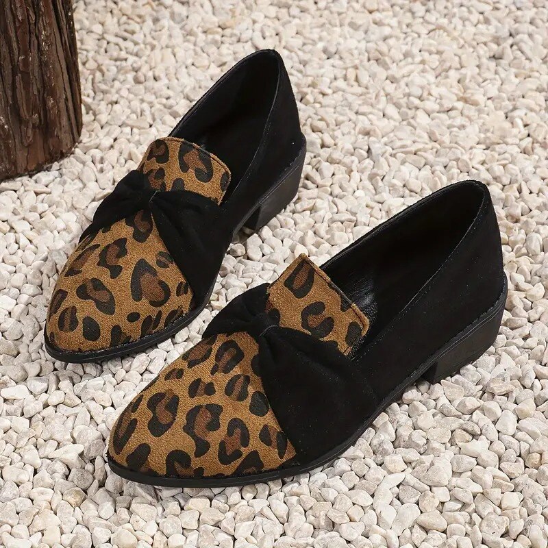 Sapatos Oxford femininos com estampa de leopardo