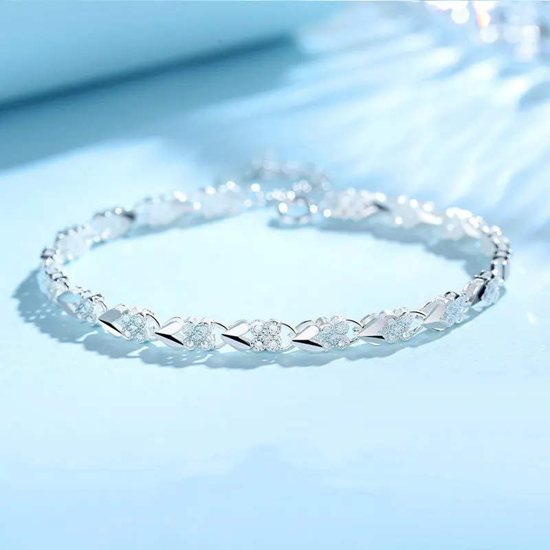 💖👉【Compre 1 e leve 1 grátis】✨Pulseira feminina de trevo de quatro folhas super moderna