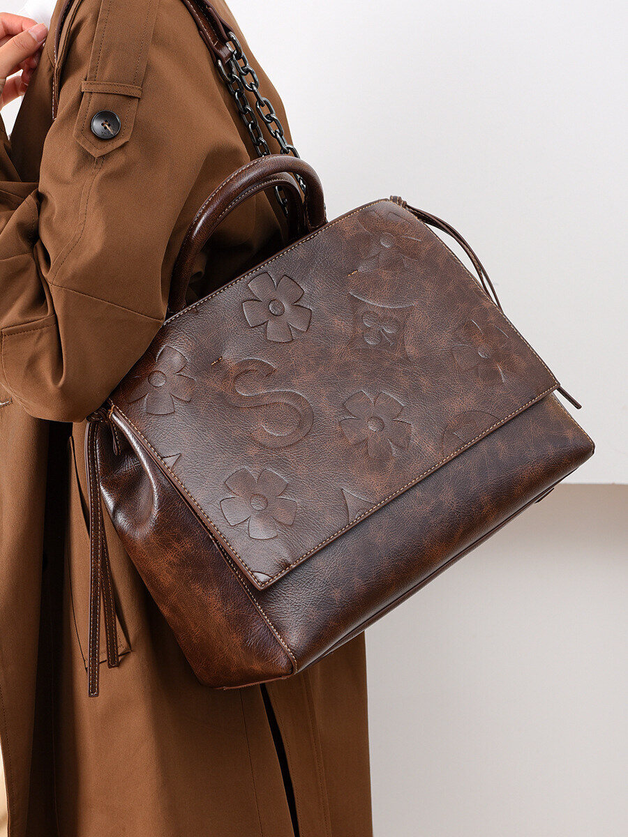 2025-ös új válltáska. Nagy kapacitású,