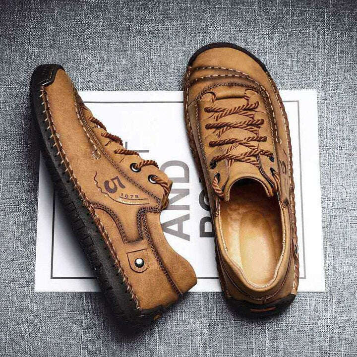 SAPATOS DE COURO ANTIGO FEITOS À MÃO COM SOLA DE SUPORTE