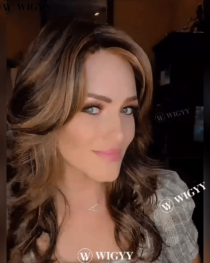 Peruca com cachos castanhos Wig