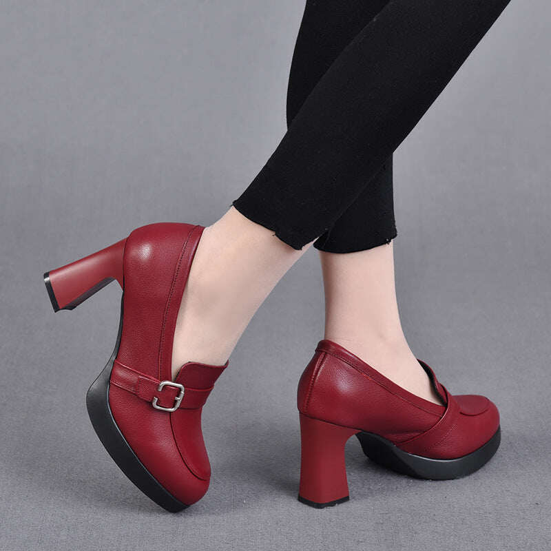 Sapatos de salto alto de couro versáteis