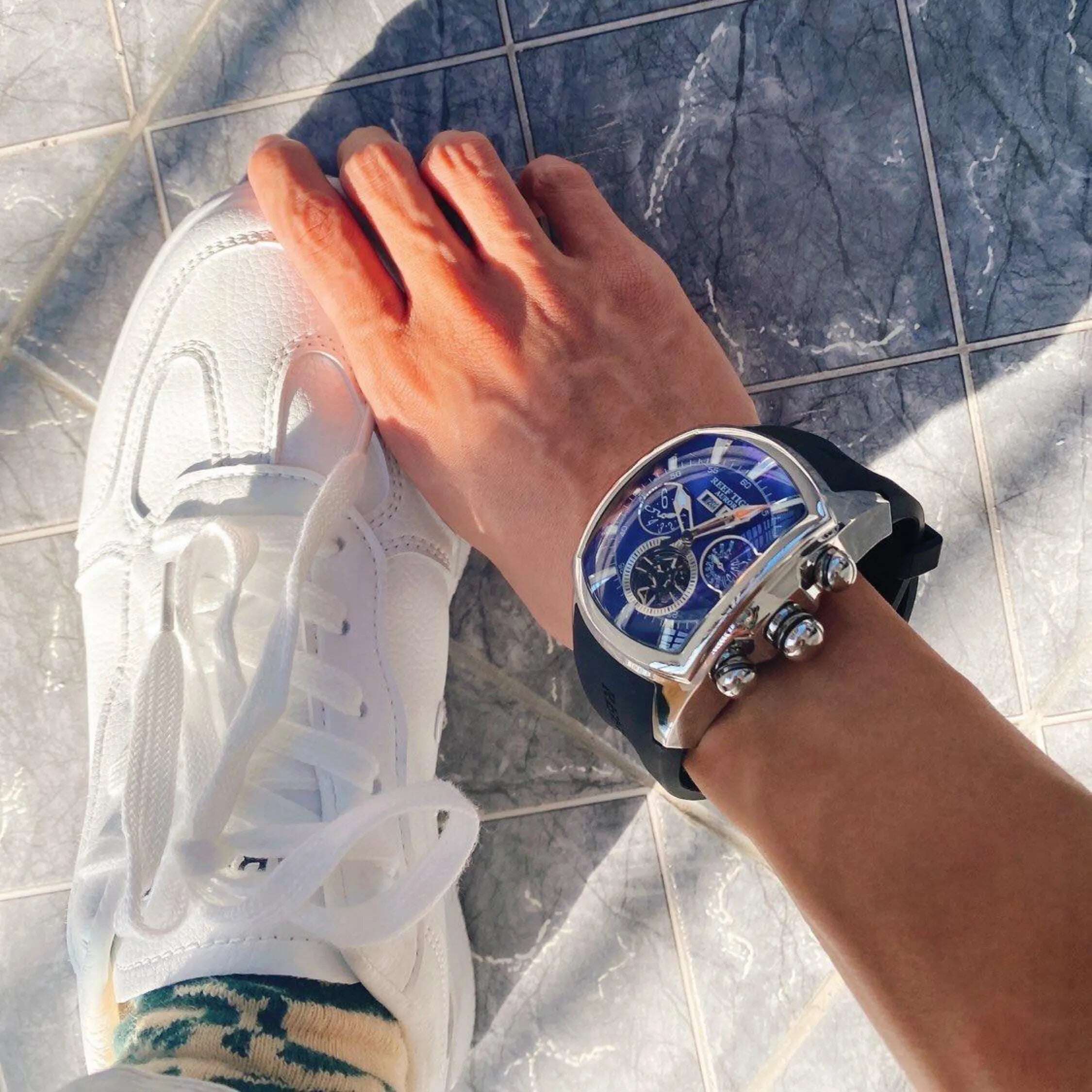 Relógio emblemático Sapphire Wave Luxury Tourbillon