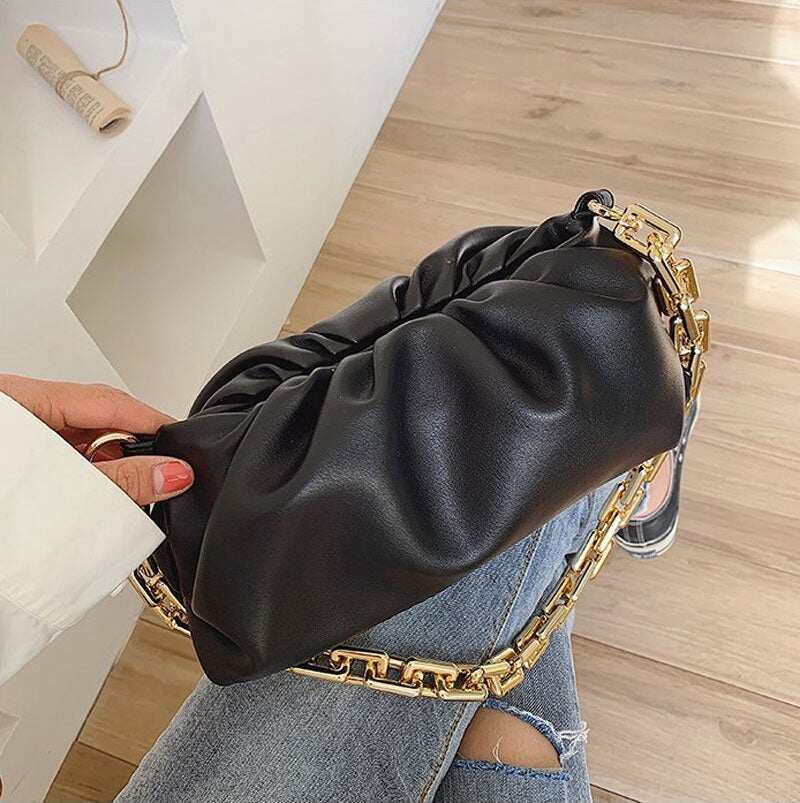 Bolsa de Ombro Nuvem 2024